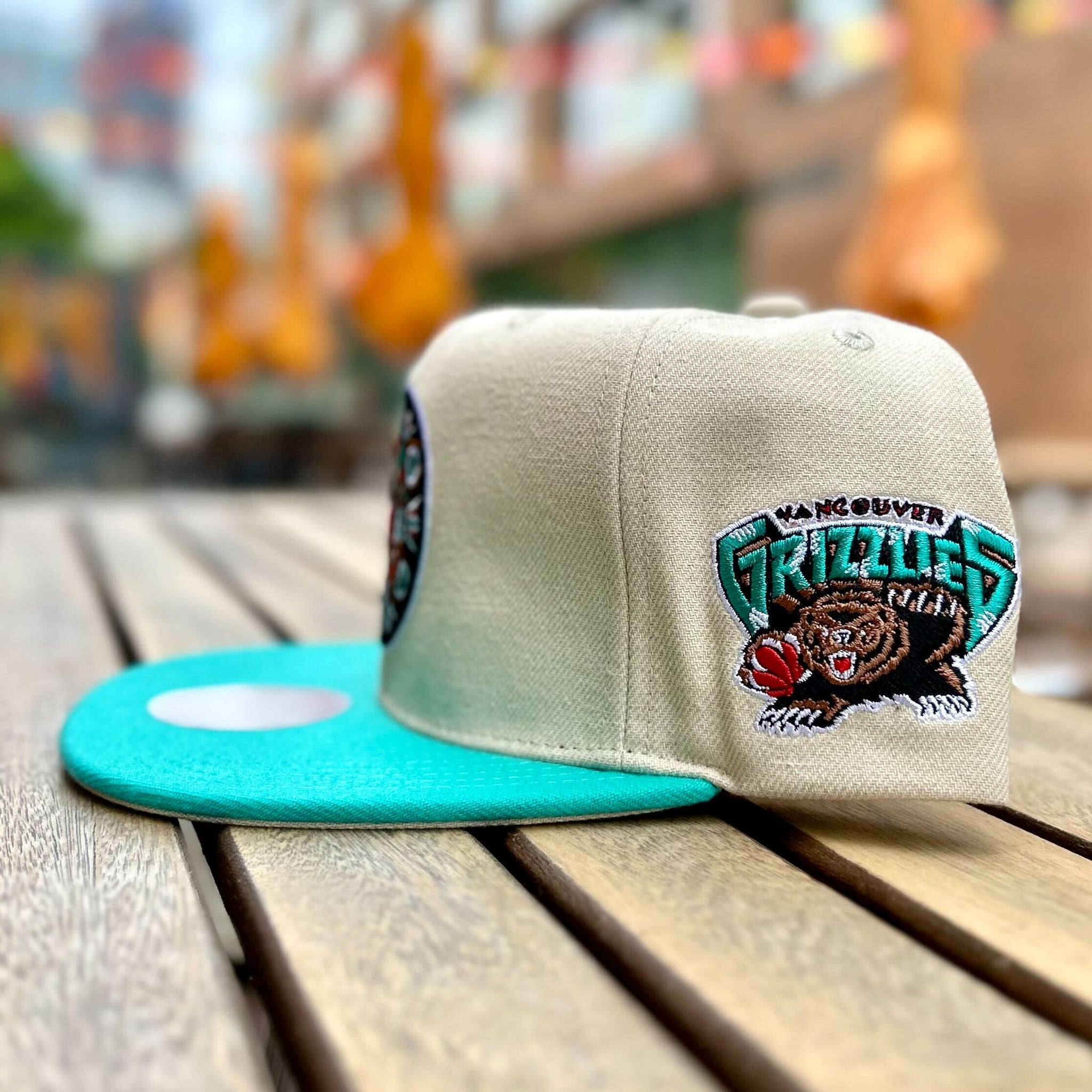 Vancouver Grizzlies HWC Two Tone Deadstock Snapback Hat (Cream